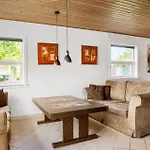 Feriehus 3 Bedroom Lovely In Egernsund