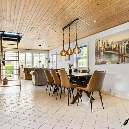 Hébergement de vacances 3 Bedroom Lovely In *