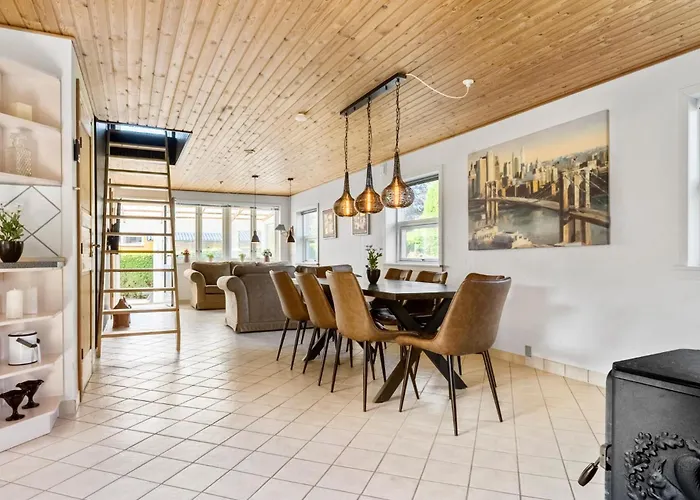 別荘 3 Bedroom Lovely In *