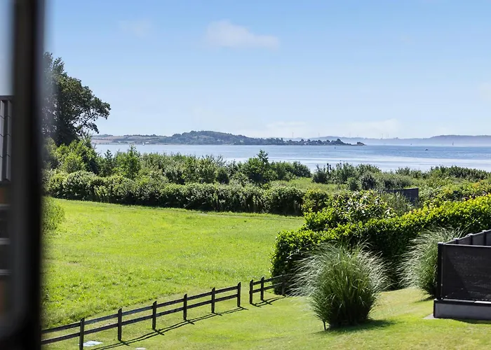 3 Bedroom Lovely In 別荘 *